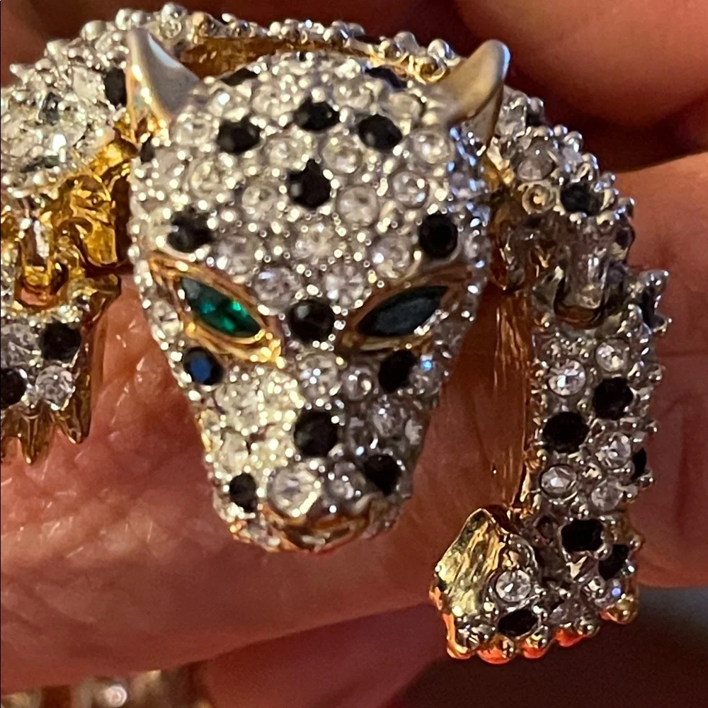 Elegant Black and White cover in rhinestones Panther Reptile Brooch - Picture 8 of 15